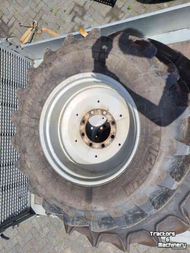 784898_Michelin_520-85R38--_7.jpg