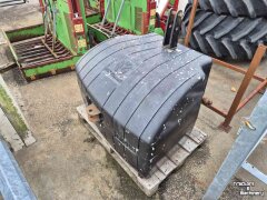 859089_New_Holland_1500-KG-gewicht_2.jpg